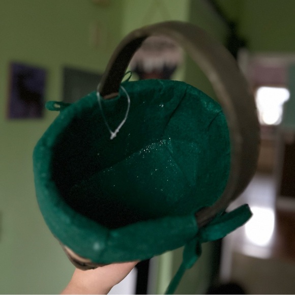 VTG Wicker Basket Material Cloth Lined Seasons Greetings Christmas Holiday Decor - Picture 6 of 6